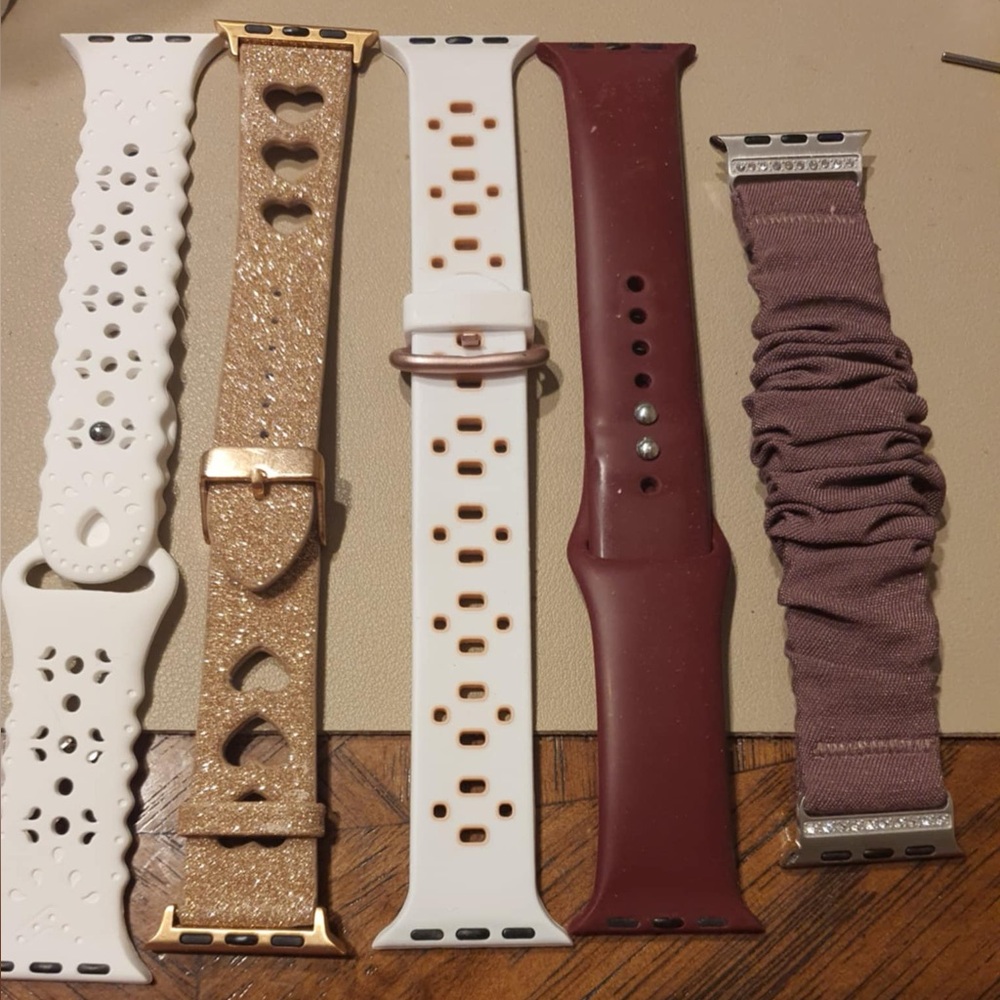 🦋10/$20🦋 Lot of 5 Apple Bands
